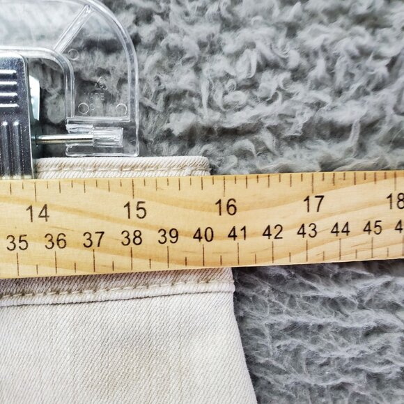 Chicos Platinum Jeans Womens 0.5 US 6 Beige Ultimate Fit Slim Leg Stretch Denim - Picture 7 of 13